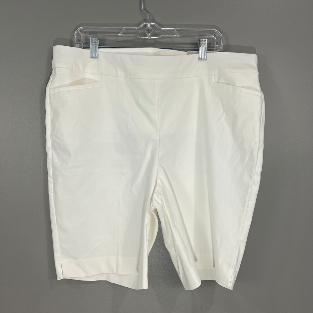 Chico's Brigitte Slim Leg Shorts Women 3.5 (18) White NWT So Slimming Alabaster